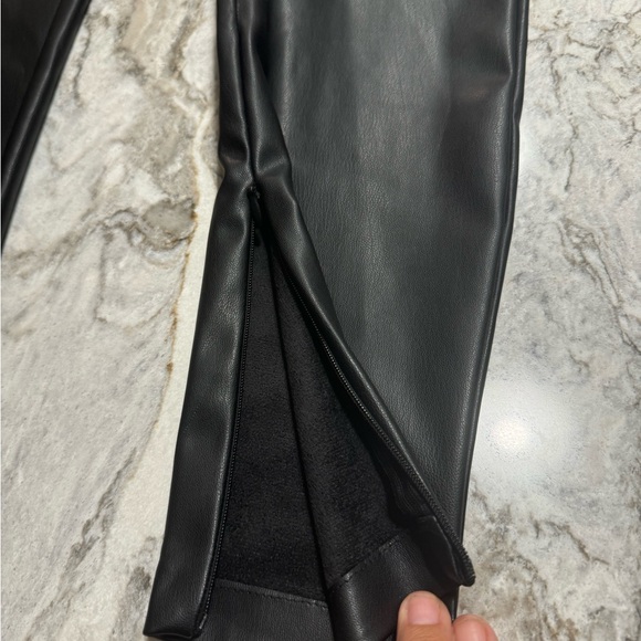 Zara Faux Leather pants with ankle zipper - Picture 4 of 10